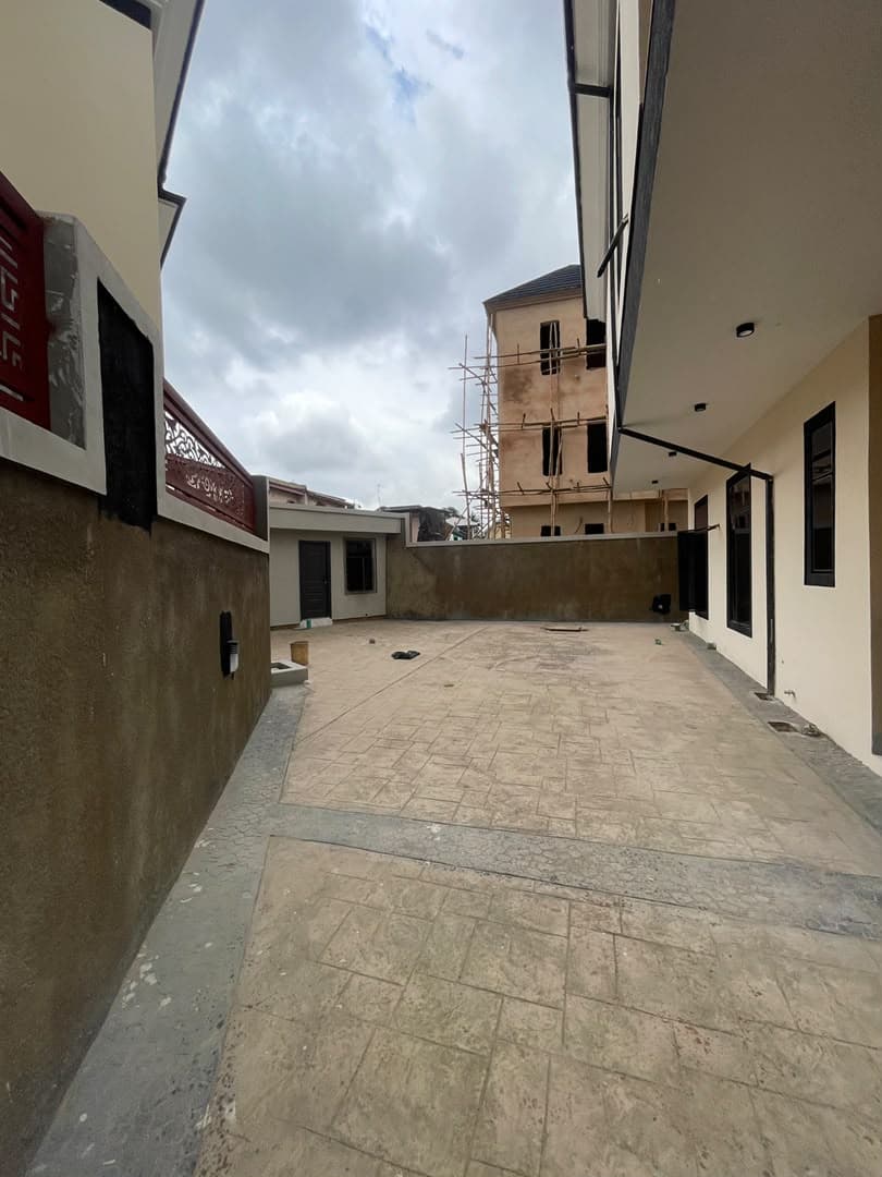 NEWLY BUILT 5 BEDROOM FULLY DETACHED DUPLEX WITH BQ