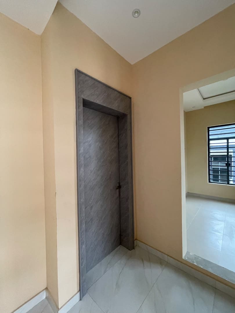 NEWLY BUILT 5 BEDROOM FULLY DETACHED DUPLEX WITH BQ