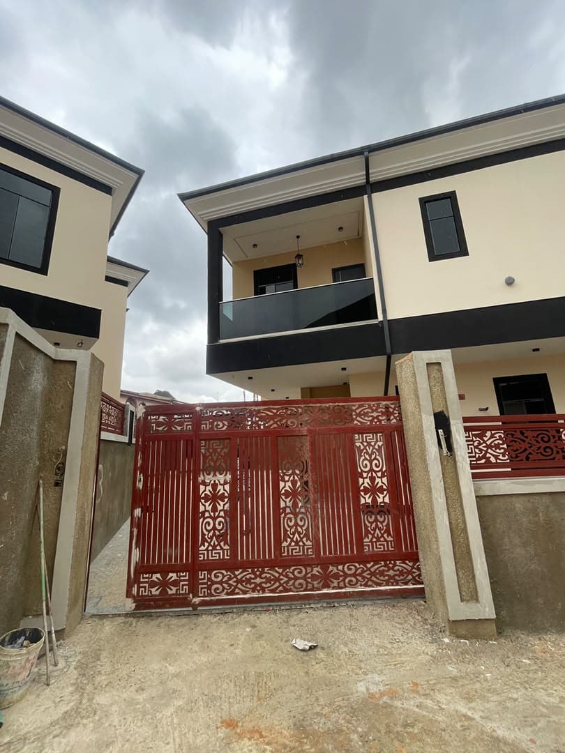 NEWLY BUILT 5 BEDROOM FULLY DETACHED DUPLEX WITH BQ