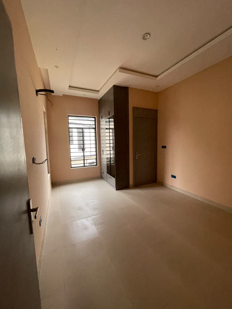 NEWLY BUILT 5 BEDROOM FULLY DETACHED DUPLEX WITH BQ